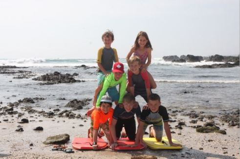 NewKidFriendsInPyramid